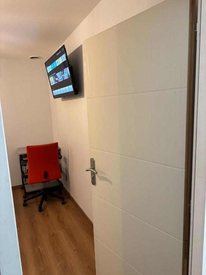 Chambre Privee/Climatisee+Tv /Petit Dejeuner Inclu/Tout Confort Невер Екстериор снимка