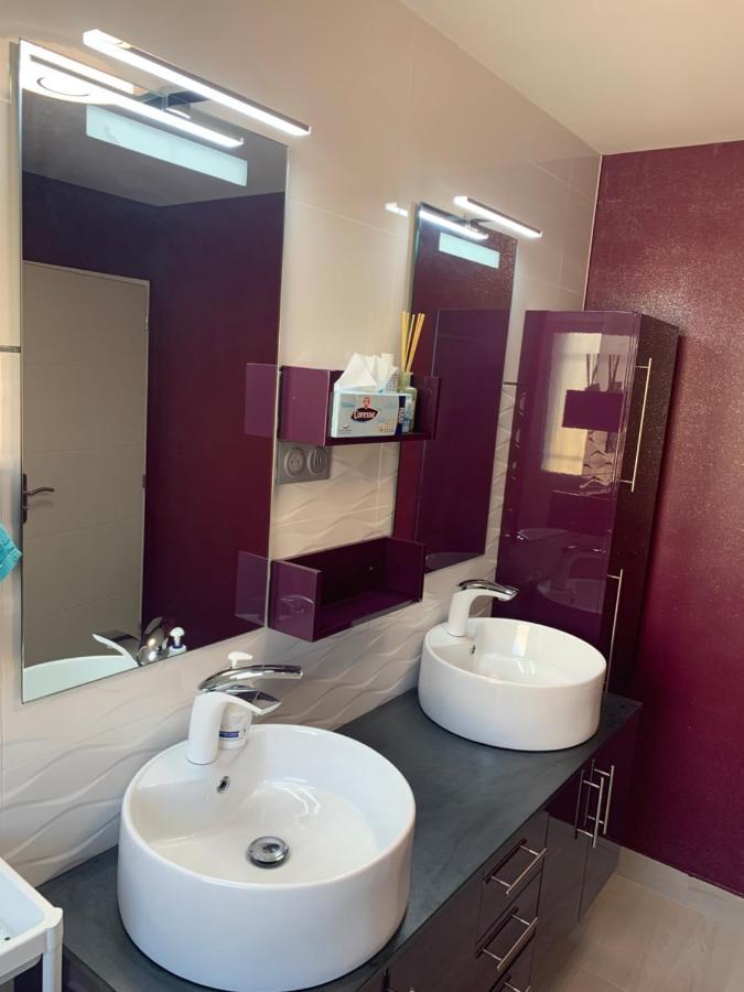 Chambre Privee/Climatisee+Tv /Petit Dejeuner Inclu/Tout Confort Невер Екстериор снимка