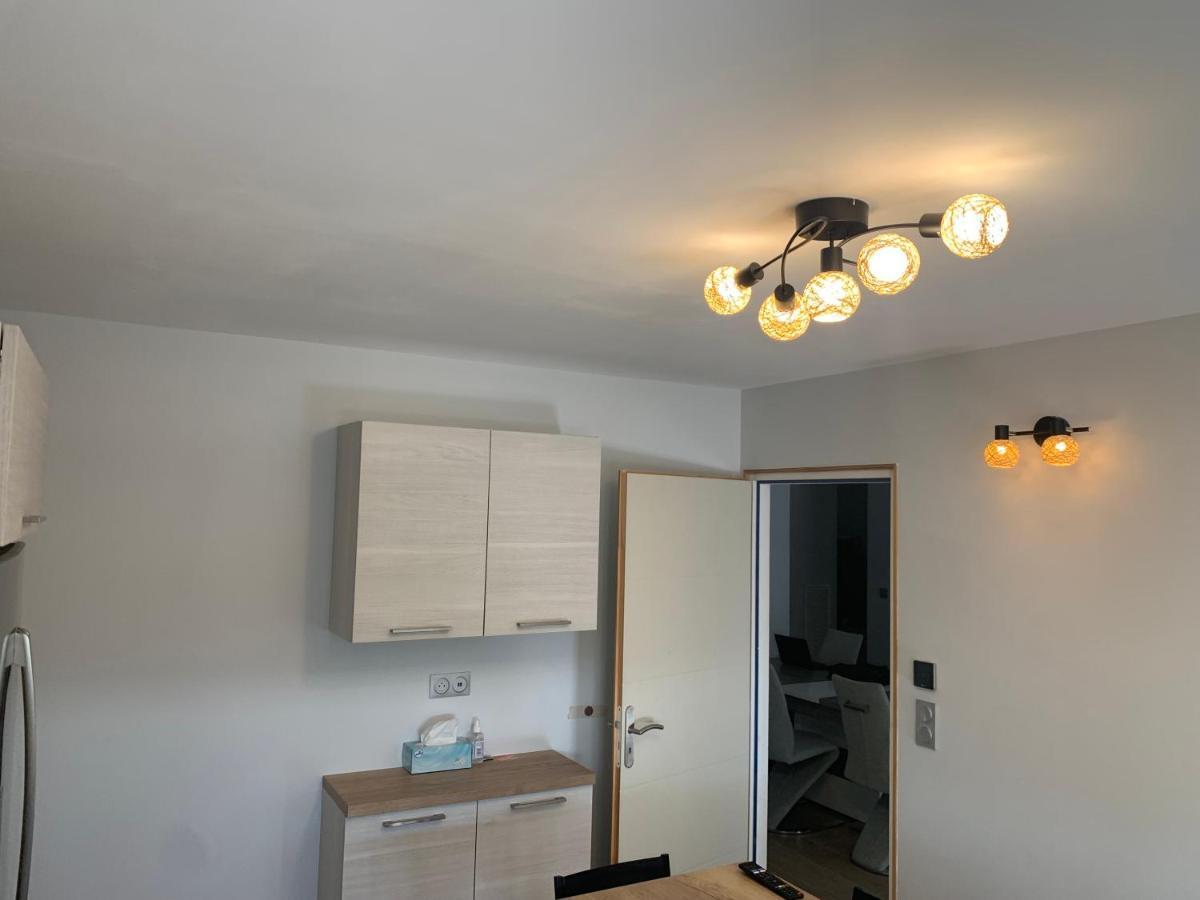 Chambre Privee/Climatisee+Tv /Petit Dejeuner Inclu/Tout Confort Невер Екстериор снимка