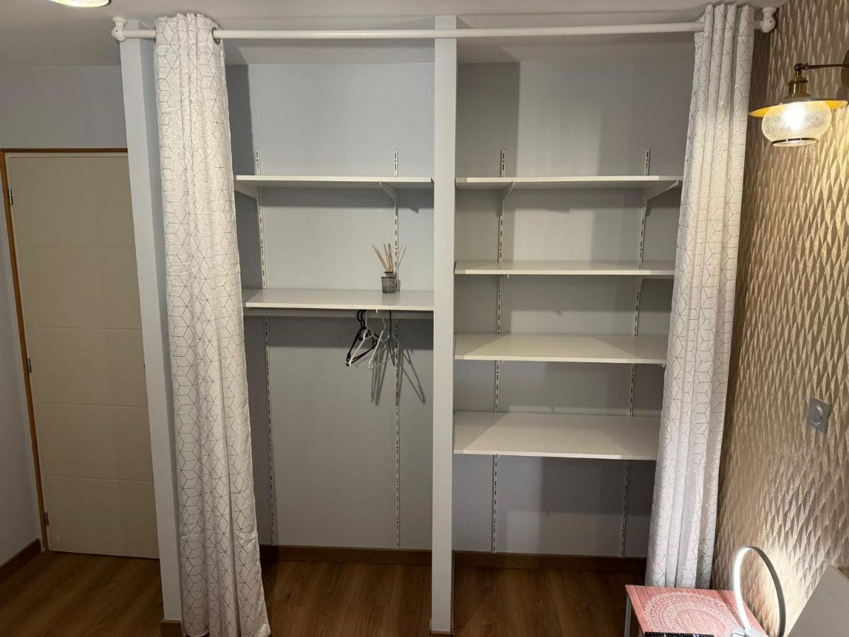 Chambre Privee/Climatisee+Tv /Petit Dejeuner Inclu/Tout Confort Невер Екстериор снимка