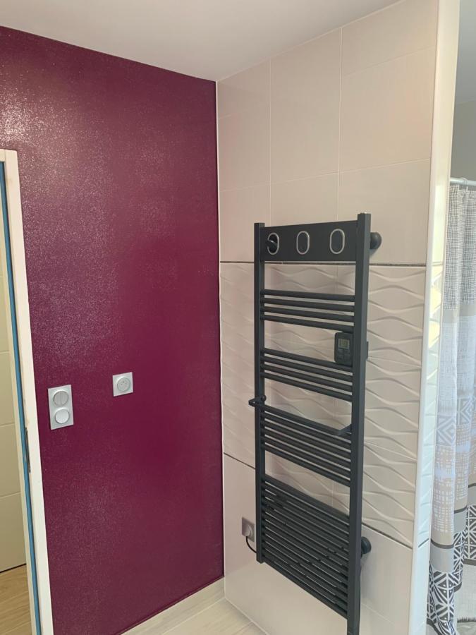 Chambre Privee/Climatisee+Tv /Petit Dejeuner Inclu/Tout Confort Невер Екстериор снимка