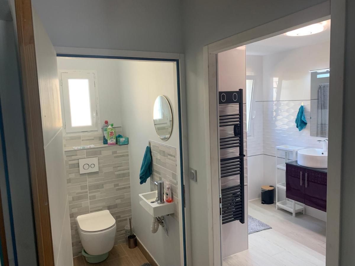 Chambre Privee/Climatisee+Tv /Petit Dejeuner Inclu/Tout Confort Невер Екстериор снимка