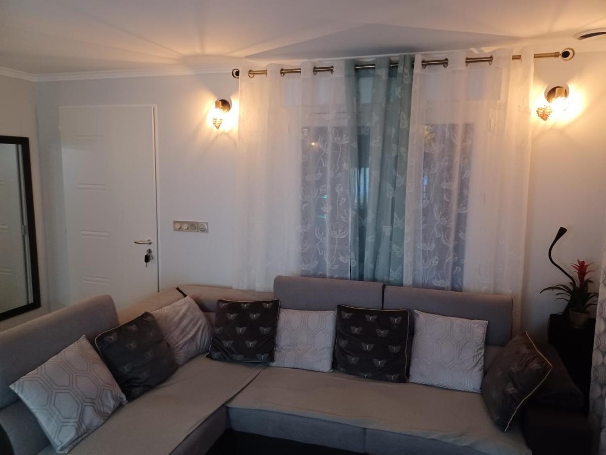 Chambre Privee/Climatisee+Tv /Petit Dejeuner Inclu/Tout Confort Невер Екстериор снимка