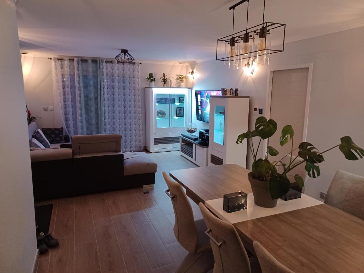 Chambre Privee/Climatisee+Tv /Petit Dejeuner Inclu/Tout Confort Невер Екстериор снимка