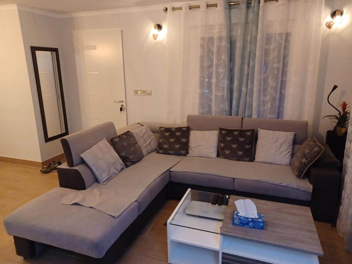 Chambre Privee/Climatisee+Tv /Petit Dejeuner Inclu/Tout Confort Невер Екстериор снимка