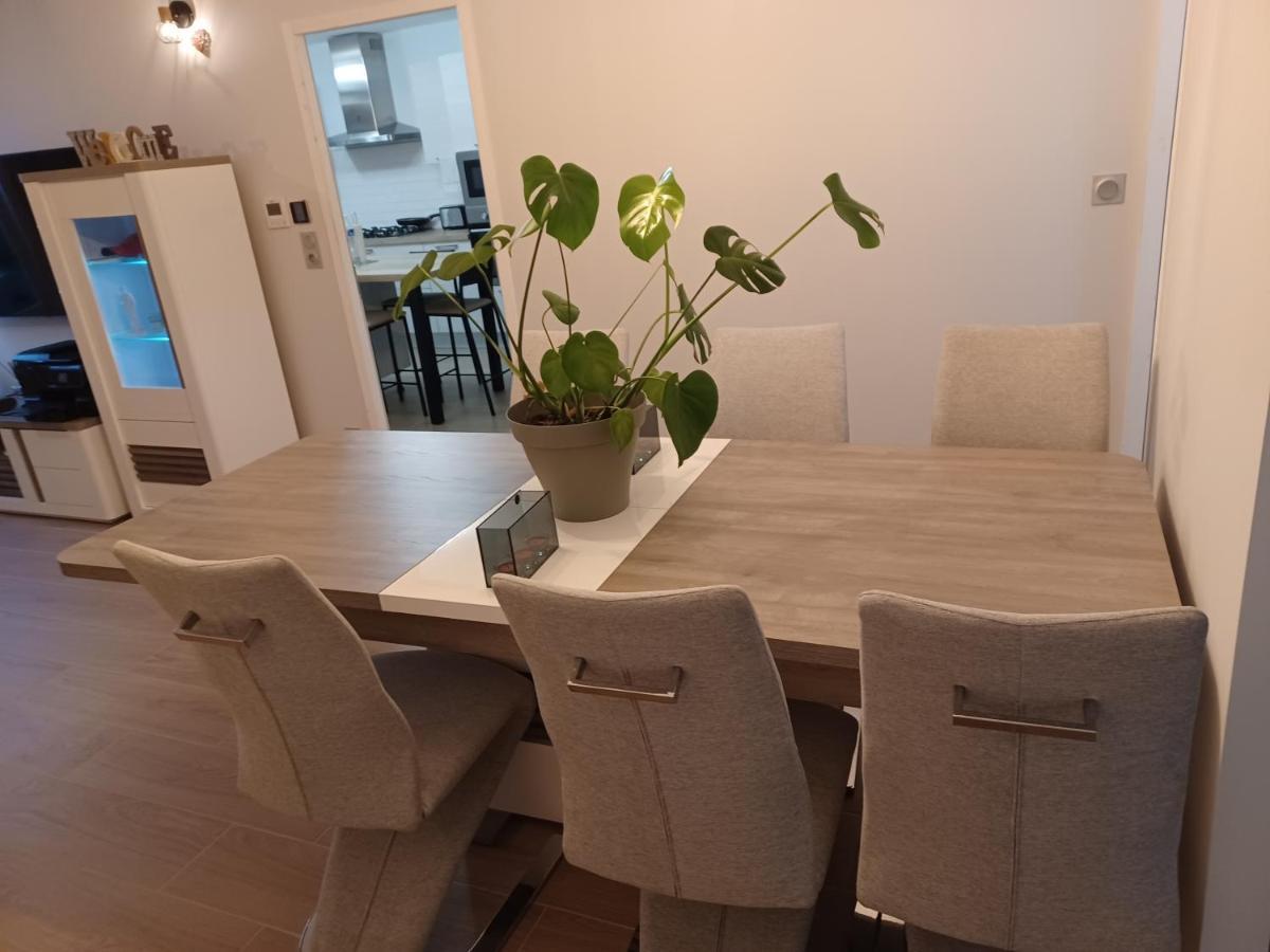 Chambre Privee/Climatisee+Tv /Petit Dejeuner Inclu/Tout Confort Невер Екстериор снимка